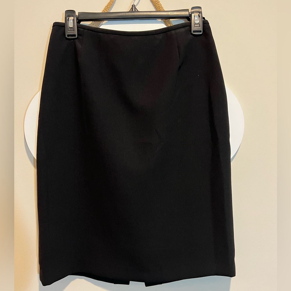 Tahari Black Pencil Skirt Size 4 NWT